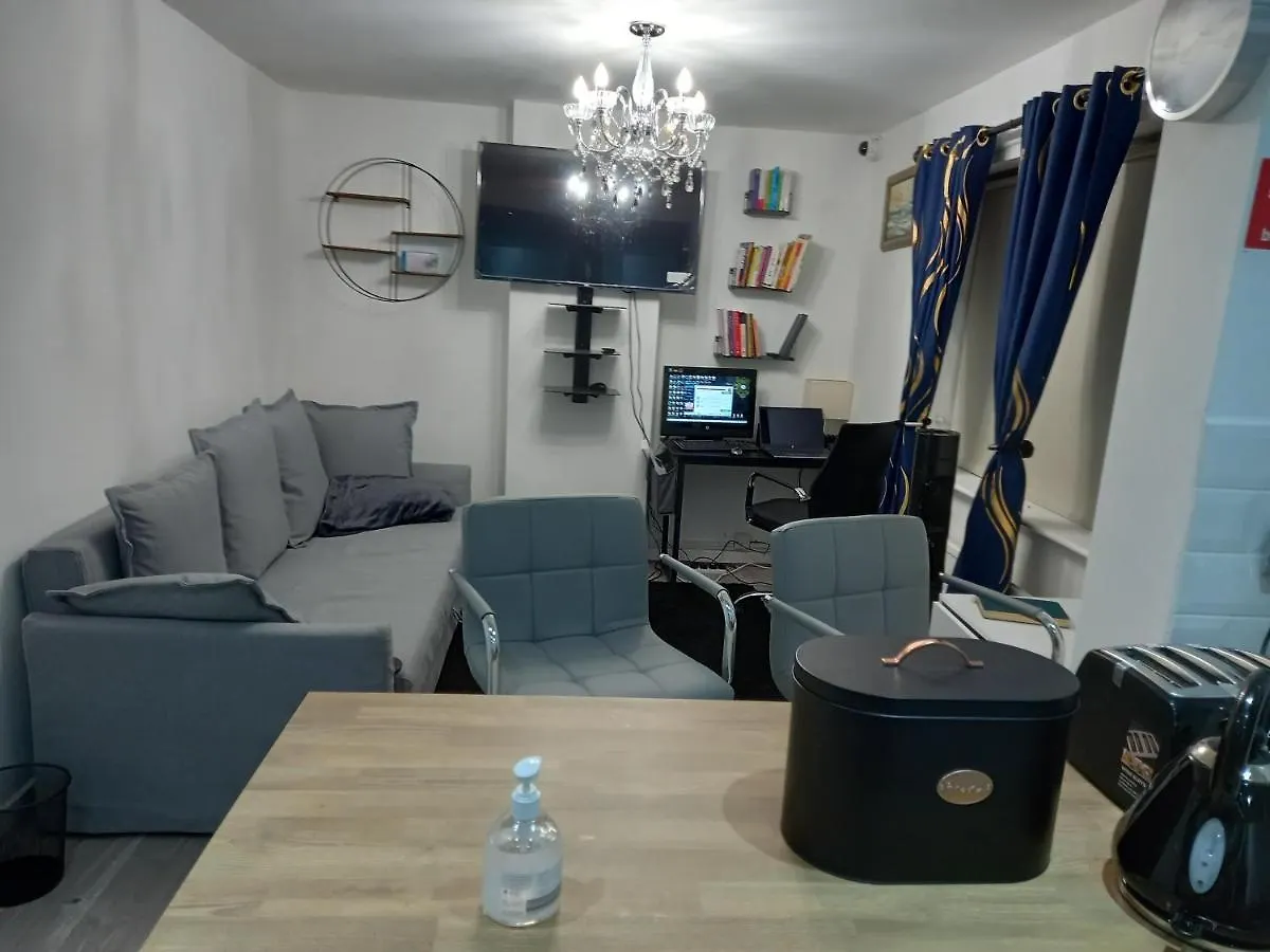 Cosy Home Manchester Homestay