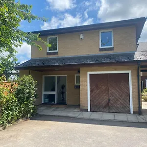 Holiday home Pass The Keys Lovely 3 Bedroom Golf Club And Parking, Manchester